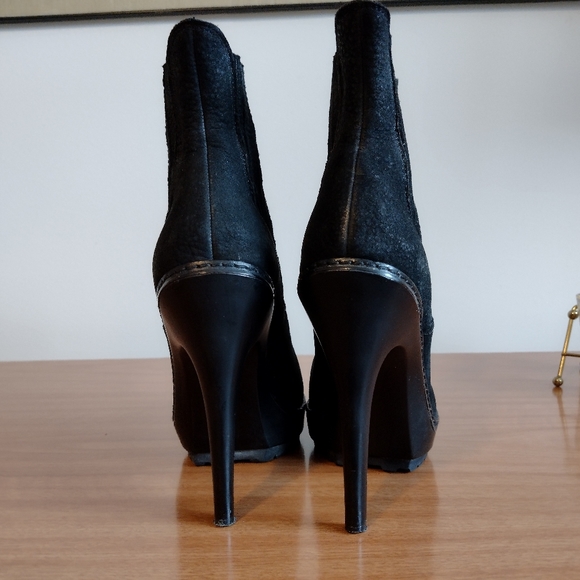 BCBG Victoria high heel ankle boots - Picture 3 of 11
